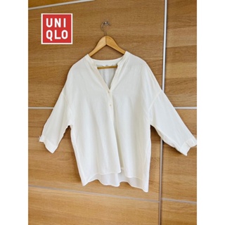 UNIQLO x Linen ขาวออฟไวท์  อก 46  ยาว 27 size XL  ❌ตำหนิ รอยเปื้อน ค่ะ นอกนั้นใหม่• Code : 627 (10)