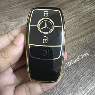 เคสรีโมทรถ Mercedes Benz  E Class, C Class  2022 ดำเงาลายเส้นสีทอง ดูเรียบหรู (Black Gold-Line TPU Key Case)