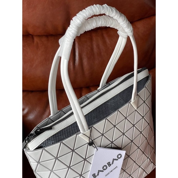 bao-bao-issey-miyake-bateau-tote-hi-end