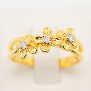 สินค้า แหวนดอกไม้ 3 ดอกเรียงกัน หวานๆ แหวนเพชร เพชรแท้ ทองแท้ 37.5% (9K) Happy Jewelry