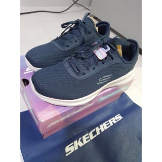 Skechers สีกรม  ยังไม่ได้ใช้งานสภาพใหม่แกะกล่องสวยๆ