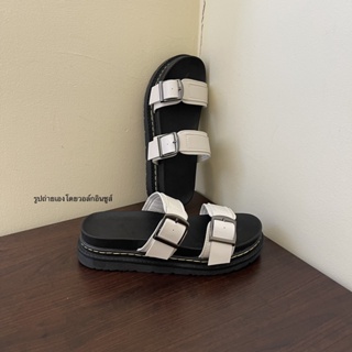 ภาพหน้าปกสินค้า(พร้อมส่งจากไทย) (แนะนำเผื่อไซซ์) รองเท้าแตะแพลตฟอร์ม สูง 4.5 ซม.สีขาว รุ่น BUCKLE ที่เกี่ยวข้อง
