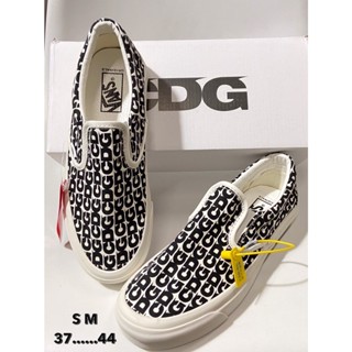 Vans slip on CDG รองเท้าผ้าใบแบบสวมพร้อมกล่อง