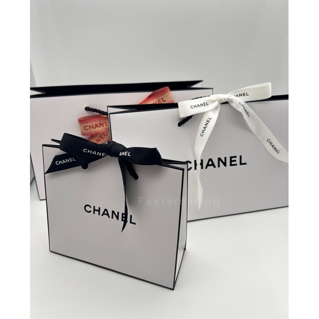 ถุงกระดาษหูหิ้ว-chanel-กดเลือกขนาดได้ค่ะ-ไม่มีริบบิ้นนะคะ