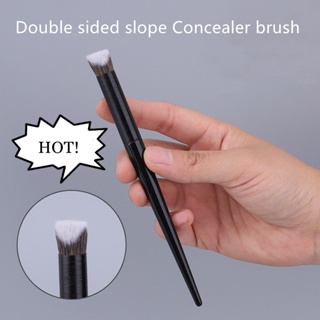 Double-sided slope concealer brush