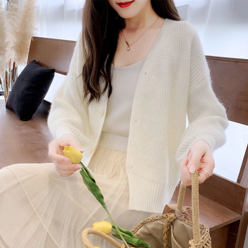 ภาพสินค้าพร้อมส่ง Cardigan ผ้านิ่มมาก ใส่สบายกันแดด เสื้อแขนยาวไหมพรม เสื้อกันหนาว สไตล์เกาหลี เสื้อไหมพรม เสื้อผู้หญิง จากร้าน yfoxnutay บน Shopee ภาพที่ 3