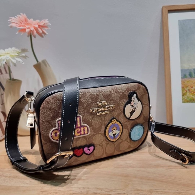 coach-cc151-disney-coach-jamie-camera-bag-in-signature-canvas-with-patches