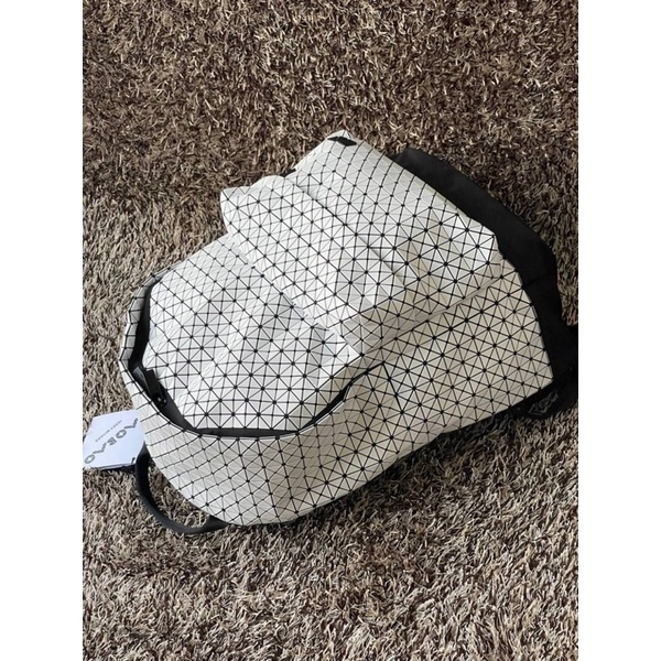 bao-bao-issey-miyake-daypack-geometric-backpack
