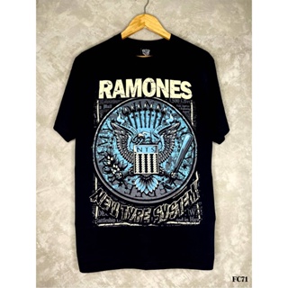 Ramonesเสื้อยืดสีดำสกรีนลายFC71
