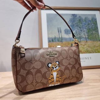 COACH F36674 TOP HANDLE POUCH IN SIGNATURE WITH TIGER