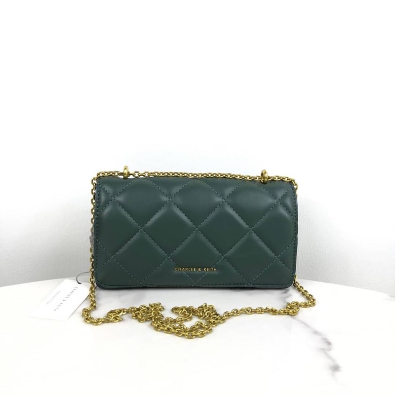 charles-amp-keith-paffuto-chain-handle-quilted-long-wallet