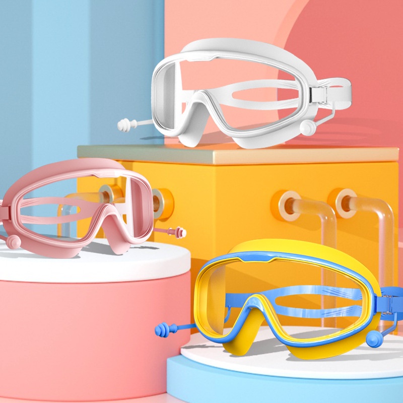 ภาพหน้าปกสินค้า*พร้อมส่ง*แว่นตาว่ายน้ำเด็ก แว่นตาว่ายน้ำ สีสันสดใส แว่นว่ายน้ำเด็กป้องกันแสงแดด UV ไม่เป็นฝ้า แว่นตาเด็ก ปรับระดับได้