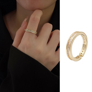 สินค้า แหวนหมั้น เหล็กไทเทเนียม ประดับเพชรคริสตัล สีทอง ไซซ์ใหญ่ แฟชั่นเรียบง่าย สําหรับผู้ชาย และผู้หญิง