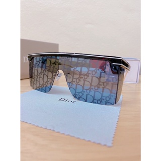 ภาพขนาดย่อของภาพหน้าปกสินค้าแว่นตาแฟชั่น แว่นตากันแดด แว่นตาทรงเหลี่ยม แว่นตาเก็บทรง แบรนด์หรู พร้อมกล่อง สินค้าใหม่พร้อมส่ง สินค้าส่งในไทย จากร้าน samepeangsell บน Shopee