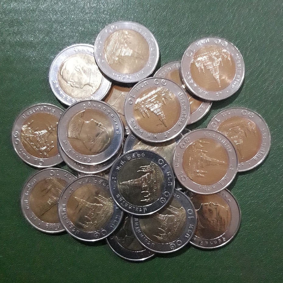 เหรียญ-10-บาท-สองสี-หมุนเวียน-ปี-พ-ศ-2560-ปีสุดท้ายในรัชกาลที่-9-ไม่ผ่านใช้-unc-พร้อมตลับ