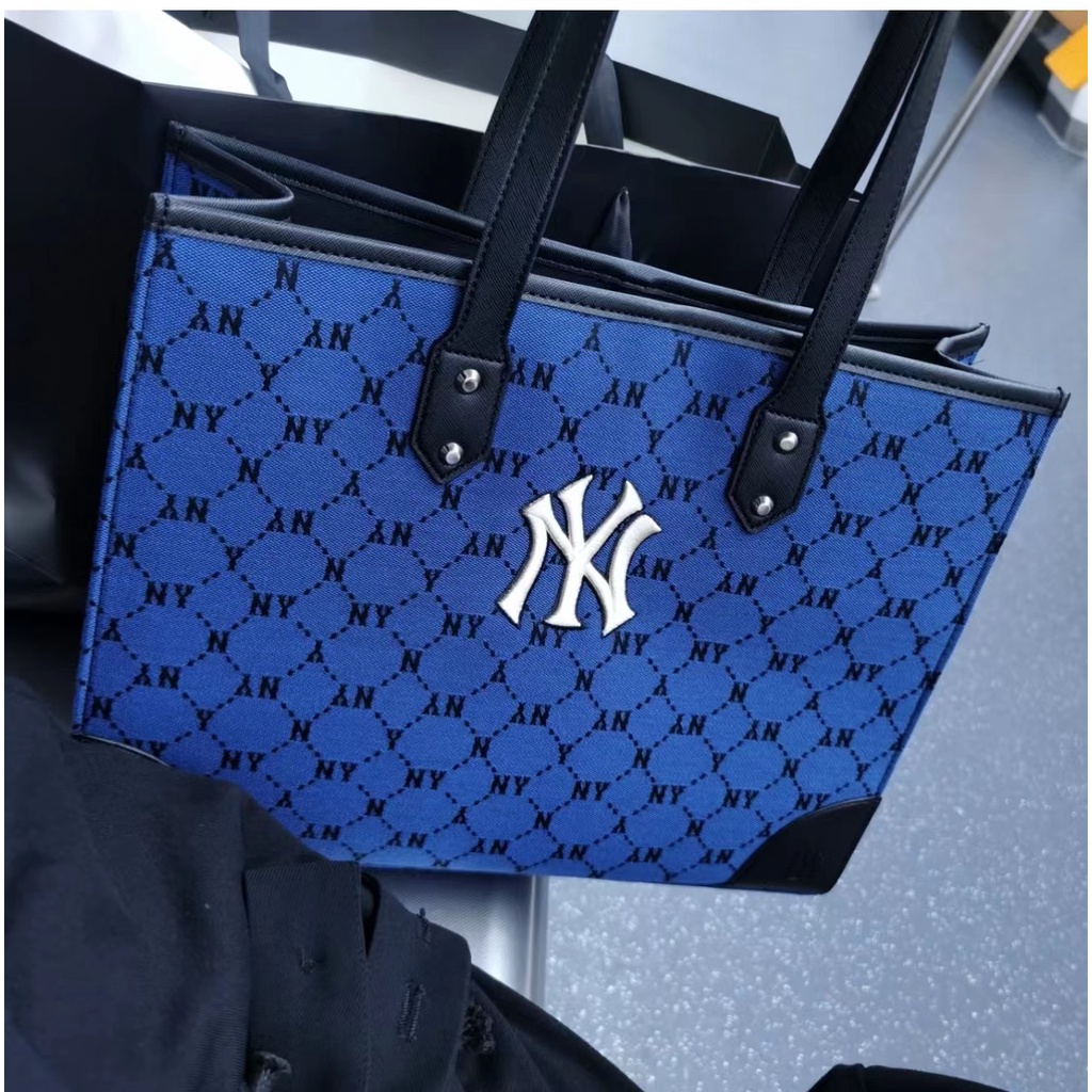 ภาพสินค้าNew % MLB UNISEX CURVED CAPNY NEW YORK YANKEE BAG/กระเป๋าสะพายข้าง/mlb กระเป๋า จากร้าน 9yb139kvn8 บน Shopee ภาพที่ 5
