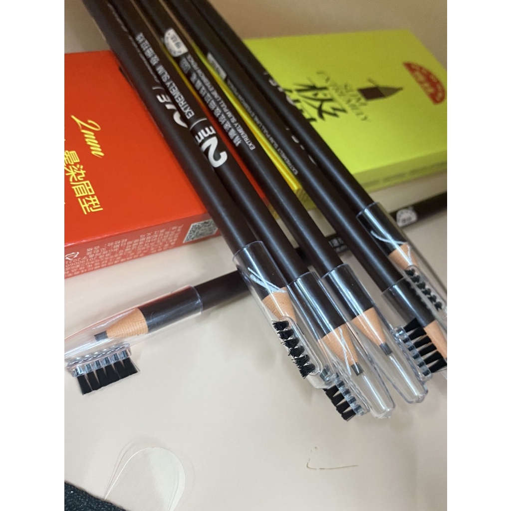 ดินสอเขียนคิ้วเชือกแบบดึงแท่งสลิมพร้อมแปรงปัดคิ้ว-ดินสอเขียนคิ้ว-1-แท่ง