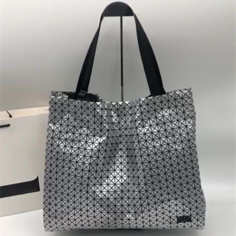 issey-miyake-กระเป๋าสะพาย-กระเป๋าโท้ท