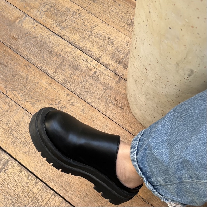 ภาพหน้าปกสินค้า୨୧ Arthur loafer shoes รองเท้าโลฟเฟอร์เปิดส้น จากร้าน fromheadtofoot บน Shopee