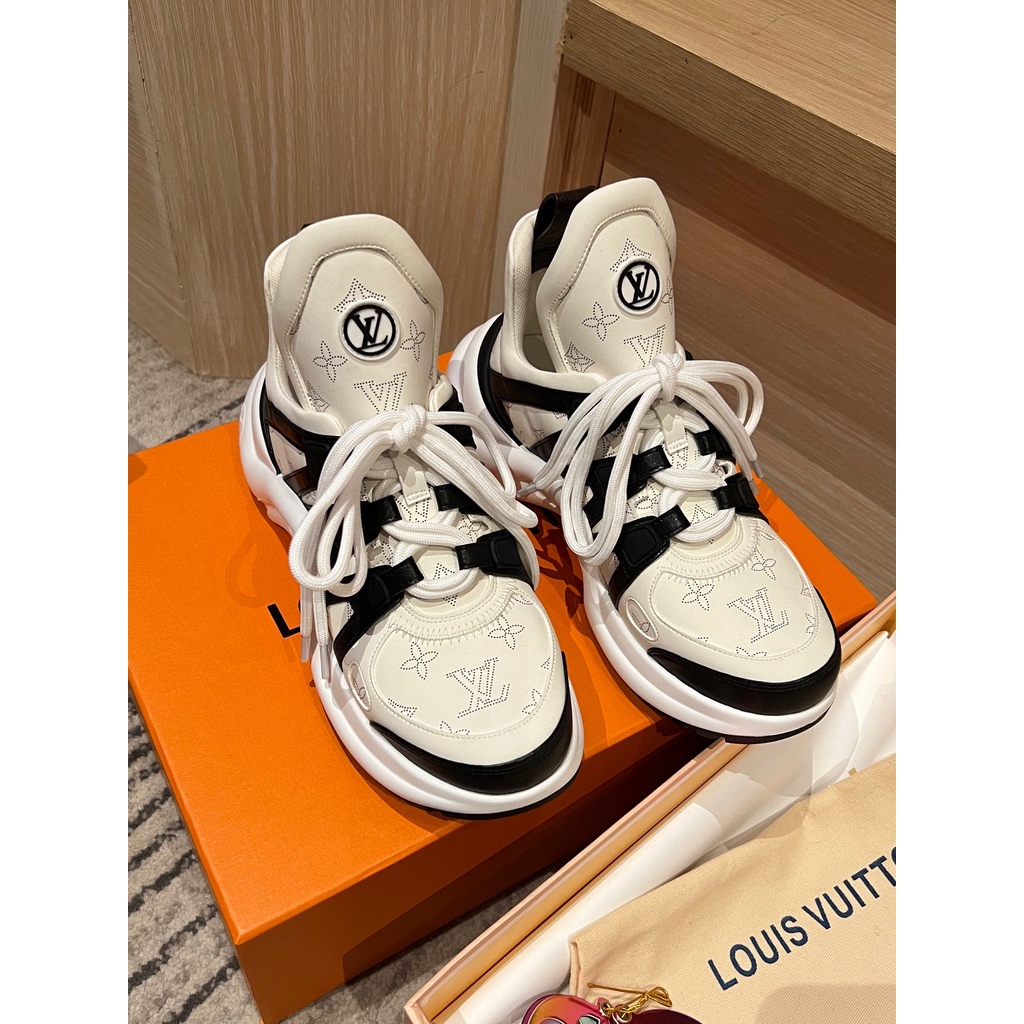 พรี-ราคา5200-lv-louis-vuitton-sneakers-รองเท้าวิ่ง-รองเท้ากีฬา34-40