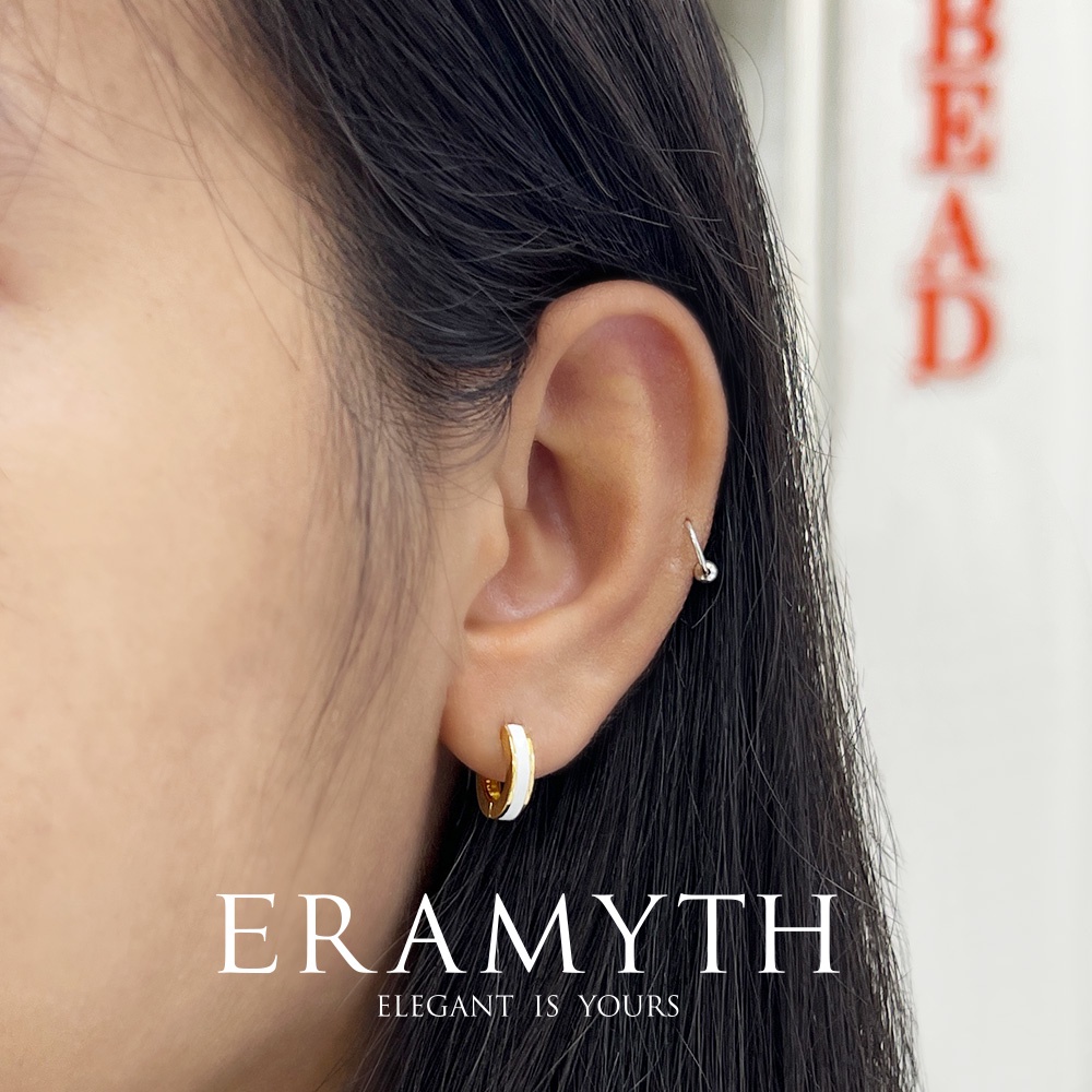 eramyth-jewelry-ต่างหูห่วง-ดีไซน์ลงสี-white-enamel-ตัวเรือน-เงินแท้-92-5-13mm-em-0061-พร้อมส่ง