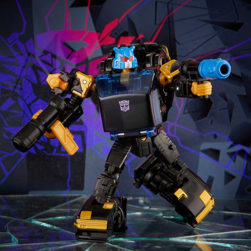 hasbro-transformers-generations-shattered-glass-collection-autobot-goldbug-amp-idw-s-toys-f2704
