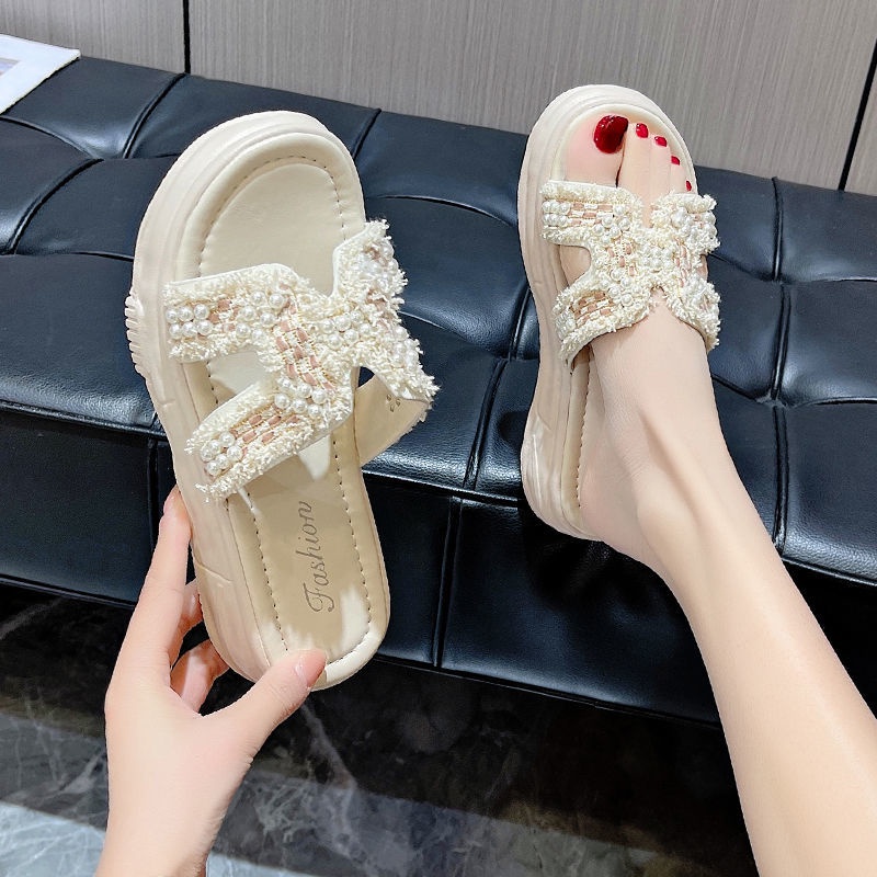 รองเท้าแตะพื้นหนาสำหรับผู้หญิงใส่ด้านนอกปี2022ฤดูร้อนแบบใหม่สไตล์เกาหลีแมทช์ลุคง่ายมุก