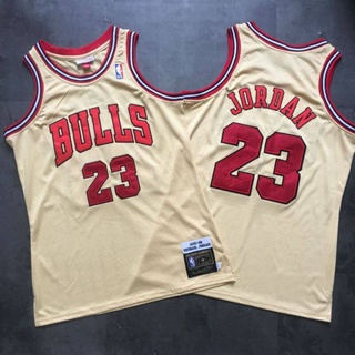 เสื้อกีฬาแขนสั้น ลายทีม Chicago Bulls Michael AJ Mitchell Ness 1995-96 สีทอง สําหรับผู้ชาย 2022-23