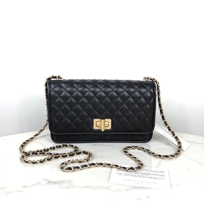 charles-amp-keith-quilted-clutch-bag-สินค้าหลุดqc