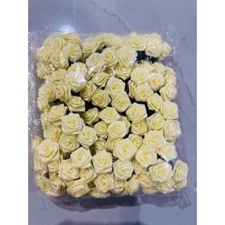 ดอกกุหลาบผ้า (ดอกกุหลาบจิ๋วสีขาว1.5cm.) ดอกกุหลาบวาเลนไทน์ 100ดอก/แพ็ค(สีขาวนวลสวยมากๆๆงานผ้า) ดอกกุหลาบผ้าราคาส่ง