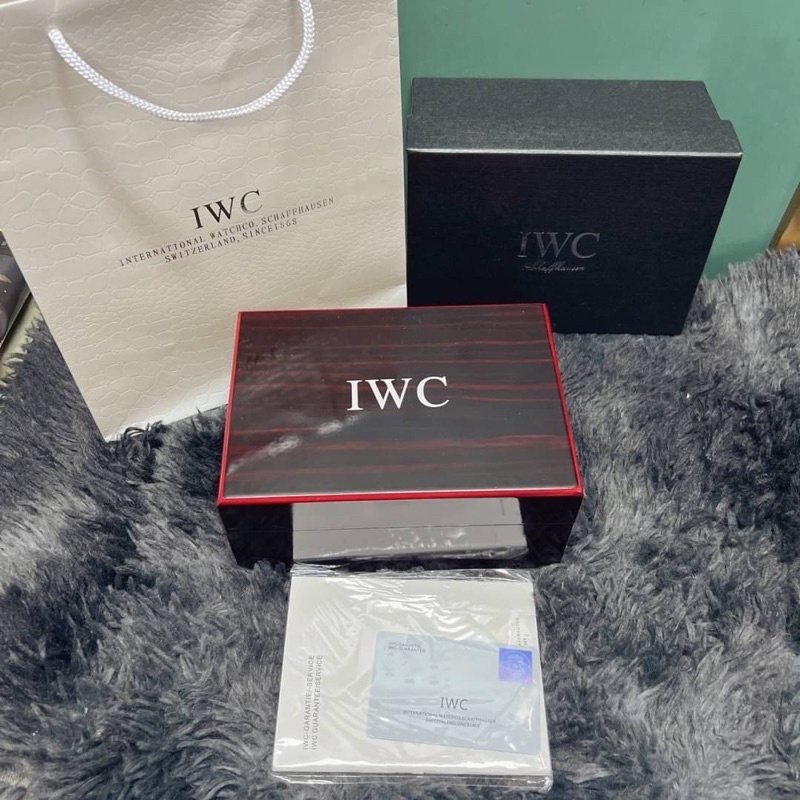 กล่องและอุปกรณ์-iwc-ครบชุด