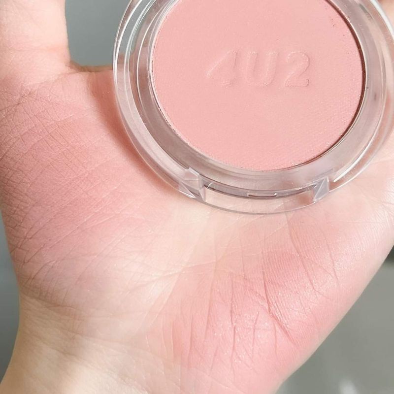 บลัชออน-4u2-ซอฟลูกคุณหนูต้องสีนี้เลย-s01-muted-pink-ติดชิมเมอร์สีทอง-วิ้งๆน่ารักไม่โป๊ะ