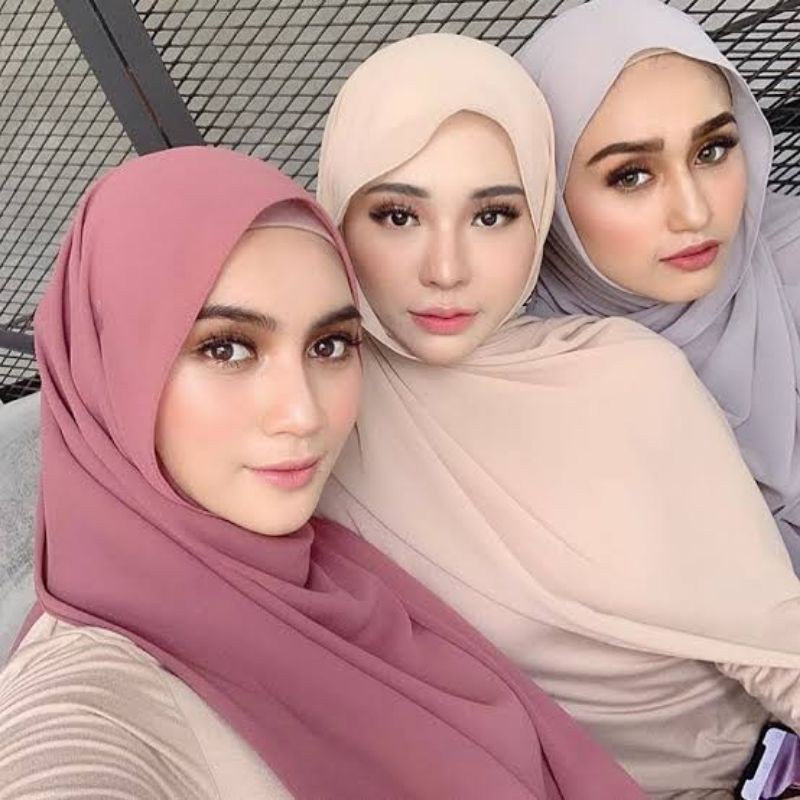 ภาพหน้าปกสินค้าผ้าคลุมฮิญาบ ผ้าชีฟองมาเลเกรด A 100% แบบพันเอง เนื้อดีมาก จากร้าน hijab_story_thailand บน Shopee