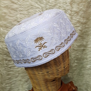สินค้า หมวกกอปีเย๊าะสีขาวปักลายทั้งใบ มีรูบนเพื่อระบายอากาศ รุ่น MUB72