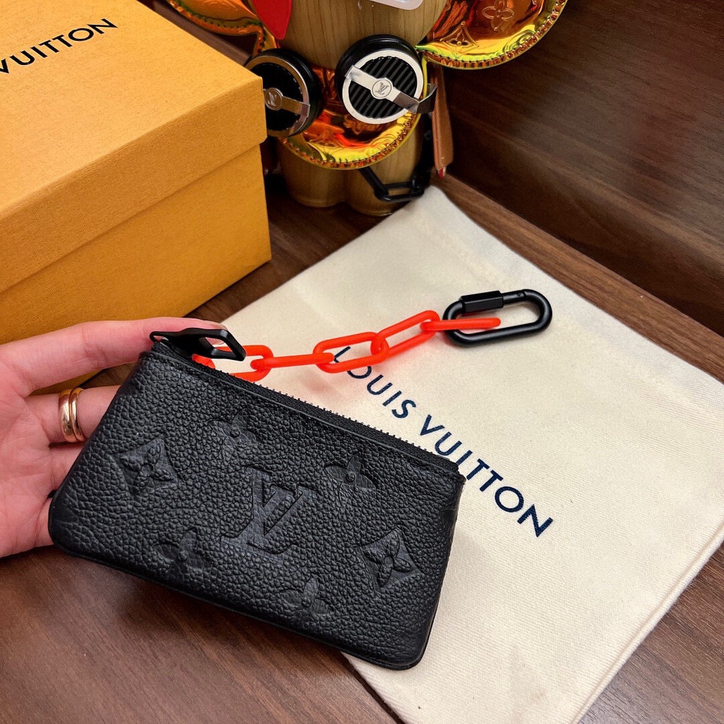 พรี-ราคา2300-lv-louis-vuitton-หนังแท้-keychian-กระเป๋าเศษสตางค์-พวงกุญแจ