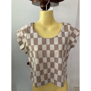 เสื้อครอบลายตารางสีน้ำตาลขาว