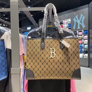 ภาพขนาดย่อของภาพหน้าปกสินค้าNew % MLB UNISEX CURVED CAPNY NEW YORK YANKEE BAG/กระเป๋าสะพายข้าง/mlb กระเป๋า จากร้าน 9yb139kvn8 บน Shopee ภาพที่ 6
