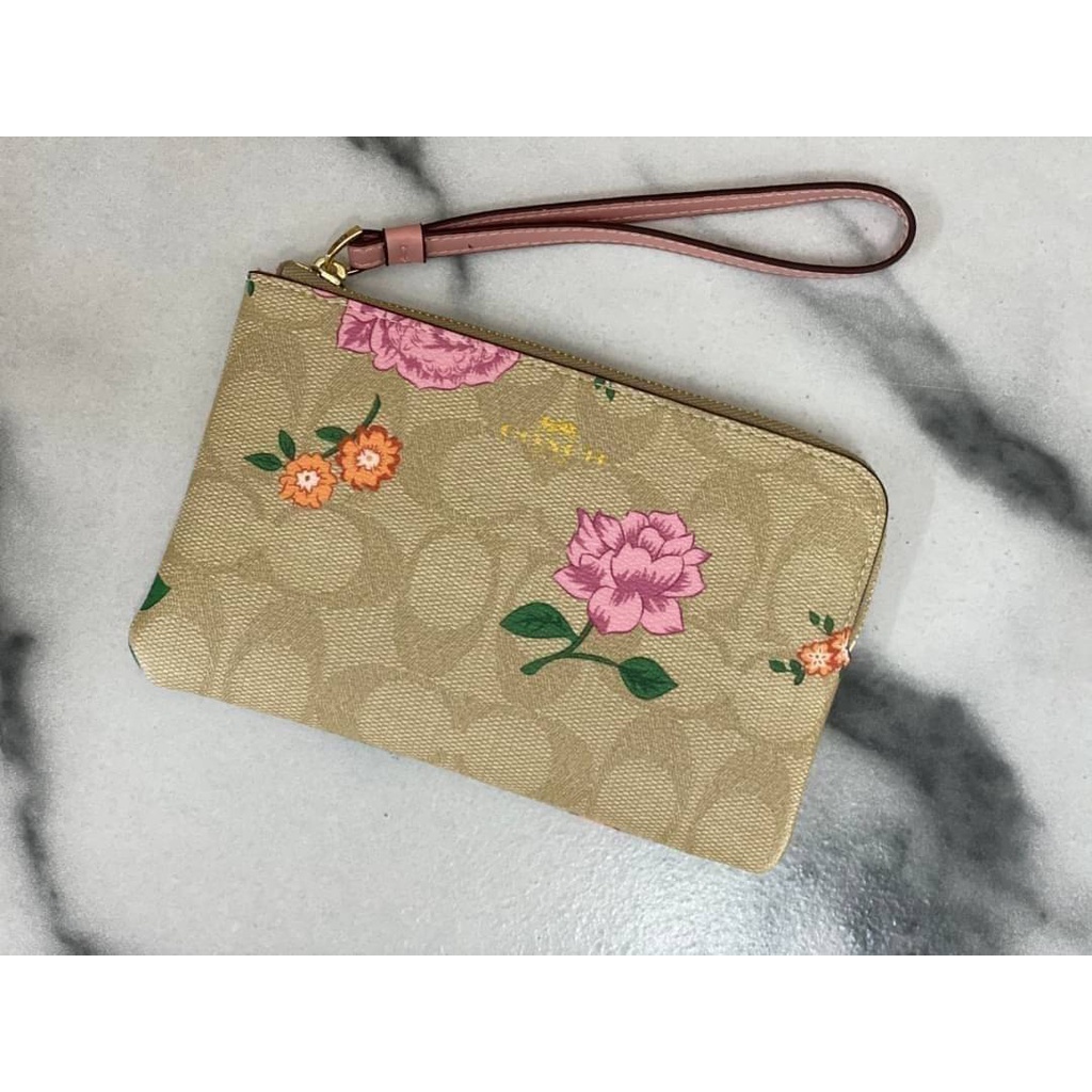 coach-small-wristlet