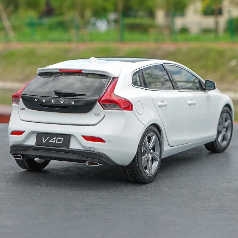 โมเดลรถยนต์-volvo-volvo-v40-ขนาด-1-18-ของแท้-จากโรงงาน