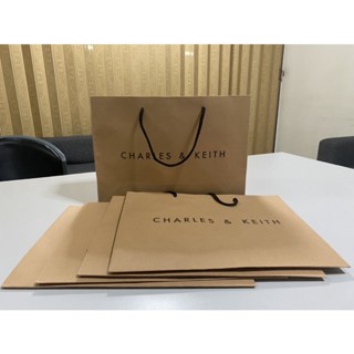 ถุงกระดาษ แบรนด์ Charles&amp;Keith แท้