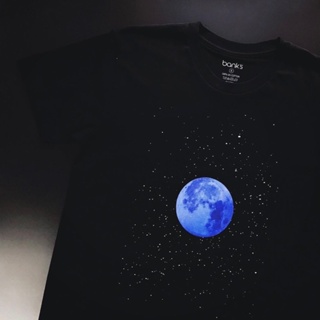 bank’s Blue Moon T-Shirt Cotton USA เสื้อยืดคอกลม ลายพระจันทร์ เสื้อยืดคุณภาพดี