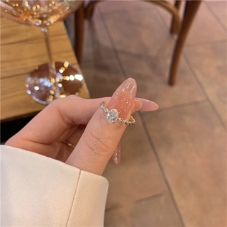 แหวนเหล็กไทเทเนียมทองคริสตัลเพชรหรูหราแฟชั่นผู้หญิงแหวนหมั้นแหวนแต่งงาน