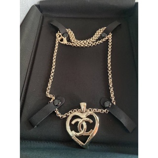 สร้อยคอ Chanel รุ่น Metal Gold สีทองโลโก้ CC รูปหัวใจ