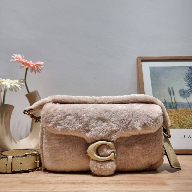 coach-leather-covered-c-closure-shearling-pillow-tabby-26