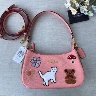 🎀 (สด-ผ่อน) กระเป๋าสะพาย สีชมพู 9 นิ้ว CC420 Coach Teri Shoulder Bag With Creature Patches