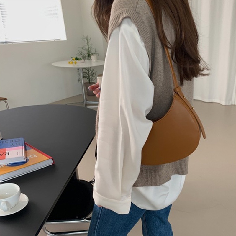 just-star-เวอร์ชั่นเกาหลี-niche-design-กระเป๋าสะพายไหล่สีน้ำตาลใต้วงแขนผู้หญิงกระเป๋าใบเล็ก-retro-color-chain-saddle-bag