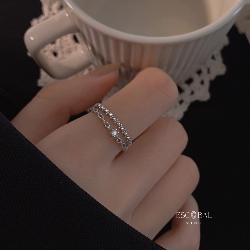 ภาพหน้าปกสินค้าESCOBAL พร้อมส่ง แหวนเงินแท้ Lace Diamond ฝังเพชร Moissanite แท้100% แหวนเพชรแถว แหวนผู้หญิง แหวนปรับขนาดได้ แหวนพลอย จากร้าน escobal_select บน Shopee