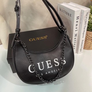 กระเป๋าสะพายทรงhobo โค้ง guess พร้อมกล่อง รุ่น limited