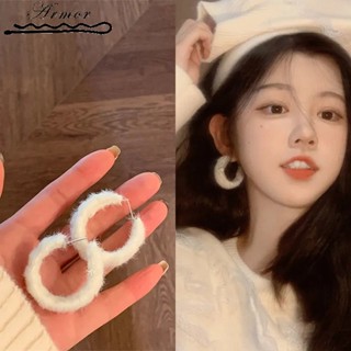 ผู้หญิงวินเทจสีขาวขนาดใหญ่ตุ๊กตาวงกลมต่างหูห่วงสาวสไตล์เรียบง่ายสง่างามต่างหูกระดุมฤดูใบไม้ร่วงและฤดูหนาวเครื่องประดับหูที่เรียบง่าย