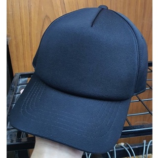 หมวกแก๊ปสีดำ ไม่ปักหน้า ตัวหมวกสามารถปรับขนาดได้